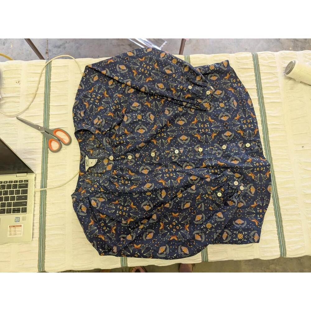 Duluth Women's Medium Moth Print Top Button Front Long Sleeve